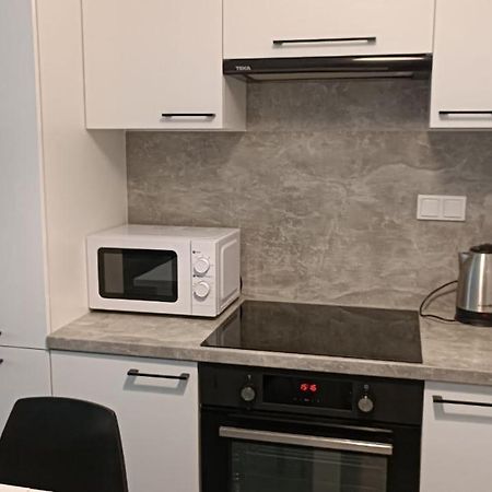 Apartment Z Ogrodkiem Na Warszawskiej Woli Varsóvia Exterior foto