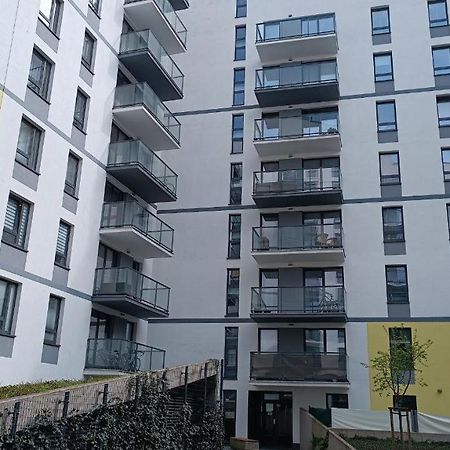 Apartment Z Ogrodkiem Na Warszawskiej Woli Varsóvia Exterior foto