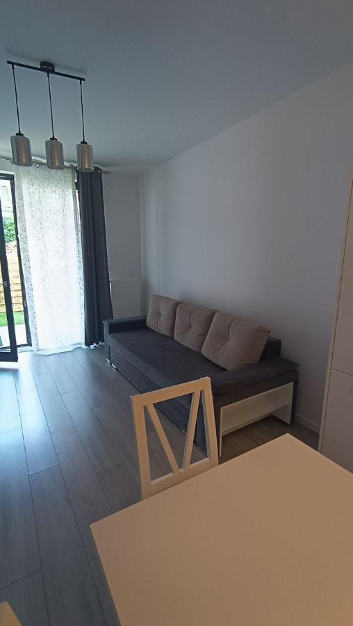 Apartment Z Ogrodkiem Na Warszawskiej Woli Varsóvia Exterior foto